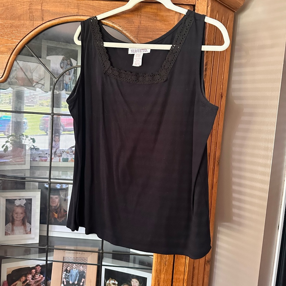 1X Black Sleeveless Top. MUST BE BUNDLED